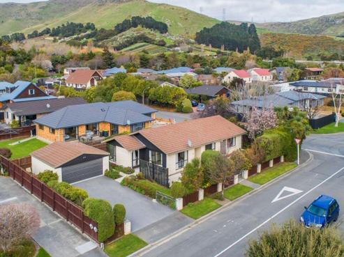 31 Laing Crescent, Heathcote Valley