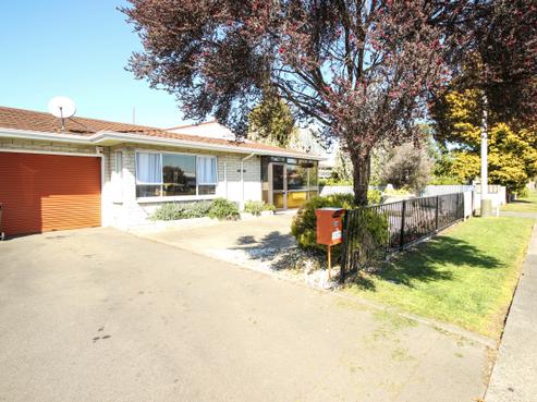 2/206 Mcleod Street, Camberley