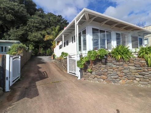 376 Thames Coast Road, Thornton Bay