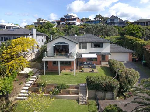 14 Upper Chelverton Drive, Red Beach