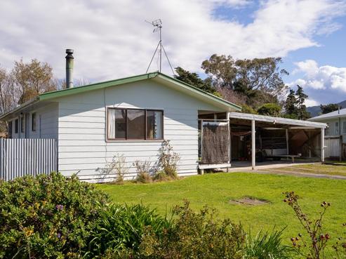74 Woodward Street East, Featherston