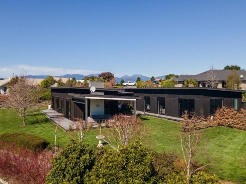 7 Ribbonwood Lane, Redwood Valley