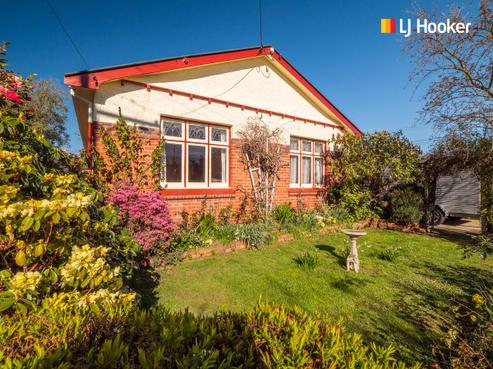61 Galloway Street, Mornington
