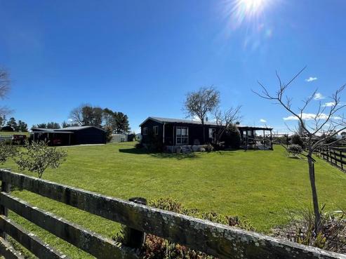 114 White Road, Broadlands Forest