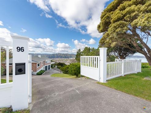 96 Dowse Drive, Maungaraki