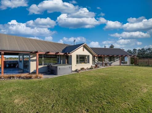 235 Inglis Road, Okuku