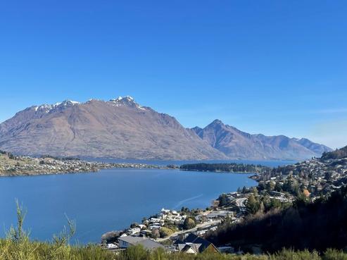 2 Luckie Lane, Queenstown Hill