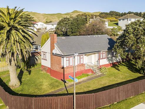 2 Arahura Crescent, Waitangirua