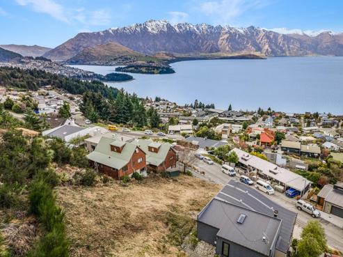 9 Caples Place, Fernhill/Sunshine Bay