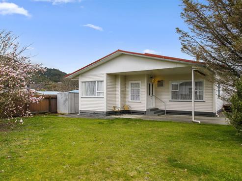 1/6 Wellington Road, Wainuiomata