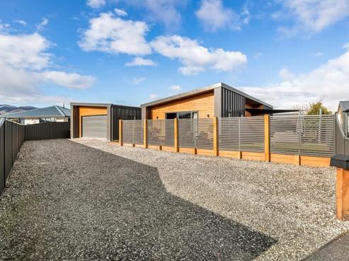 11 Magnetic Place, Cromwell