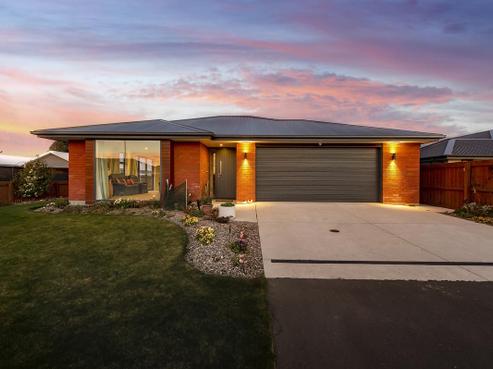 16 Full Moon Lane, Rolleston