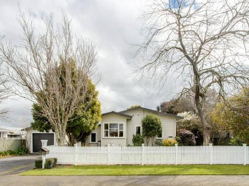 503 Norton Road, Akina