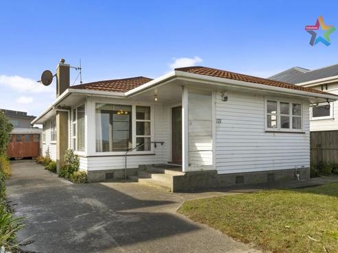 171 The Esplanade, Petone