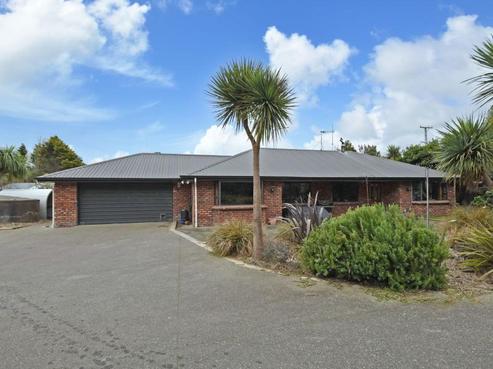 123 Black Road, Otatara