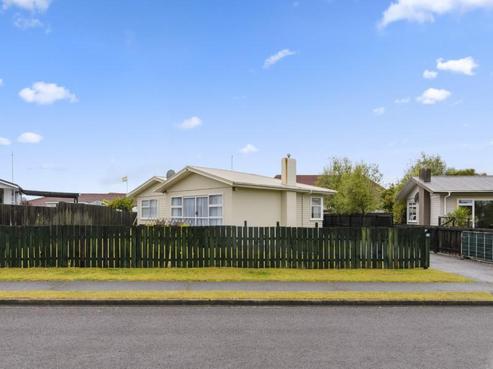 12 Clouston Crescent, Fenton Park