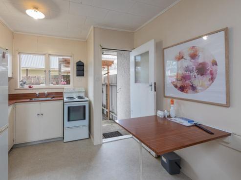 2/10 Arapiki Road, Stoke