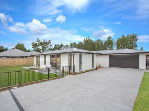 4 Classic Lane, Rolleston