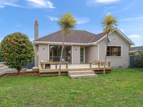 85 Atkinson Avenue, Otaki Beach