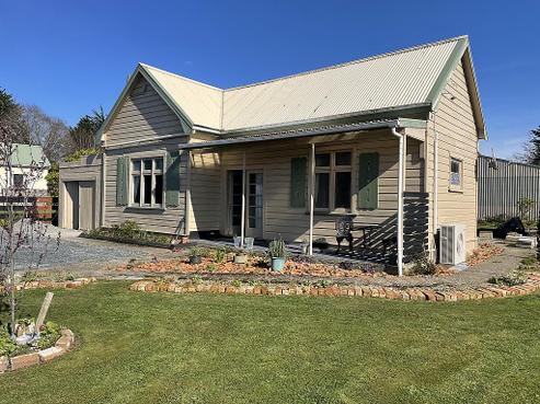 652 North Road, Lorneville