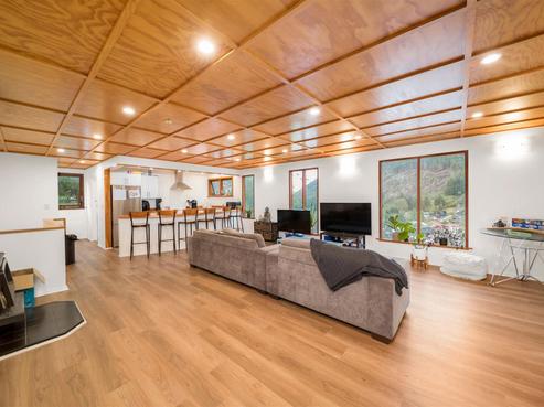 16 Mackinnon Terrace, Fernhill/Sunshine Bay