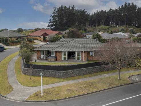 2 Cascade Way, Paraparaumu