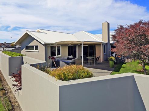 15 Akaroa Road, Poraiti
