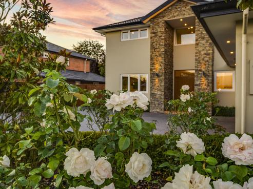 9 Springbrook Lane, Northwood