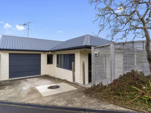 11A Warwick Place, Brookfield
