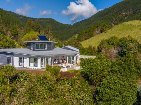 58 Macs Road, Hira