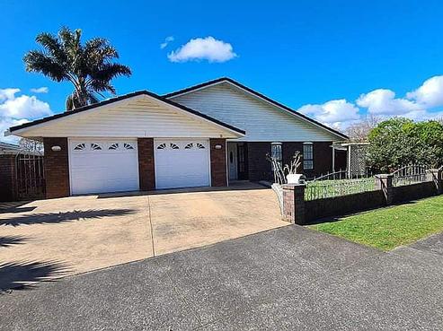 213 Walter Strevens Drive, Conifer Grove