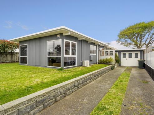 34 Gray Avenue, Paraparaumu Beach