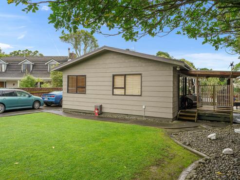 17 Oriwa Crescent, Otaki