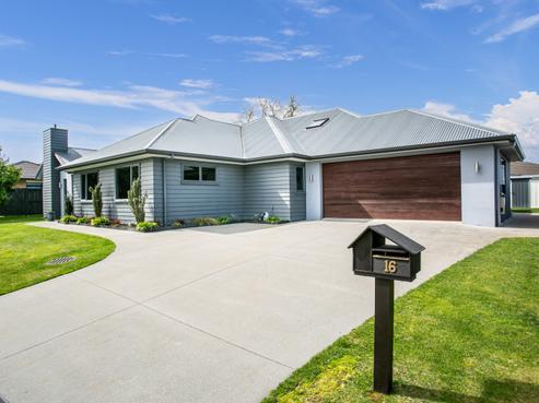 16 Brancaster Place, Cambridge
