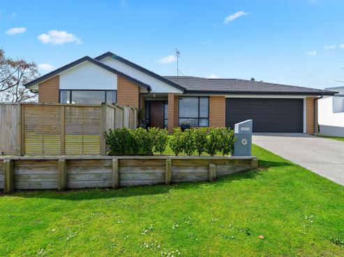 1 Cleeve Close, Huntington