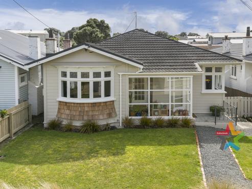 13 Pinnacle Street, Seatoun