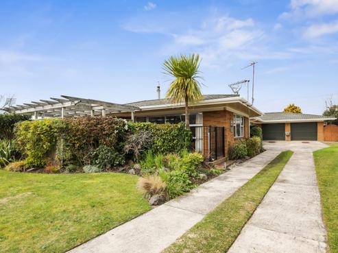 3 Luxor Place, Westbrook