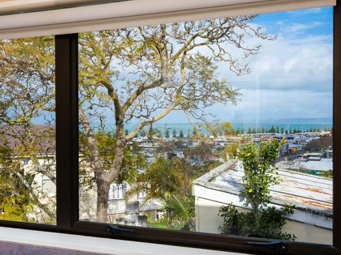 2/9 Colenso Avenue, Napier Hill
