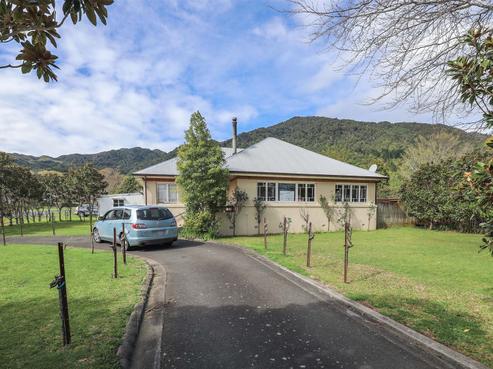 27 East Avenue, Te Aroha