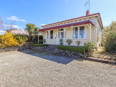 17 Maltby Avenue, West End