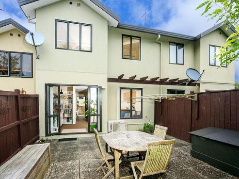 32/17 Georgia Terrace, Albany