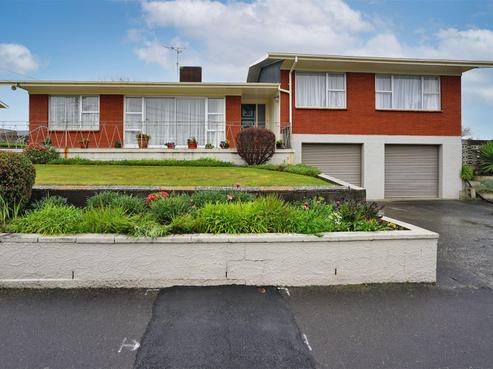 6 Stewart Place, Melville