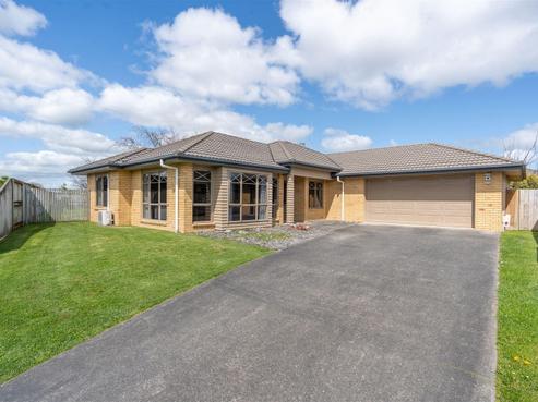 16 Cranmer Close, Rototuna North