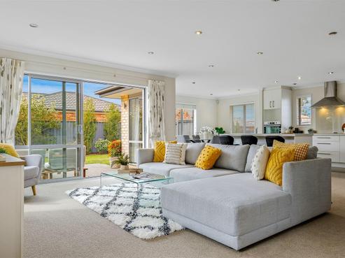 17 Breton Close, Northwood