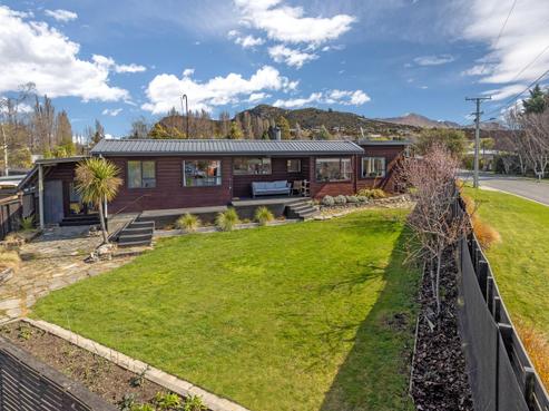 7 Bernard Road, Albert Town
