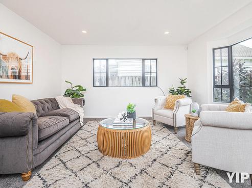 2/10 Pohutukawa Street, Woburn