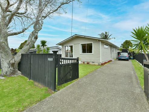 27 Doment Crescent, Orewa