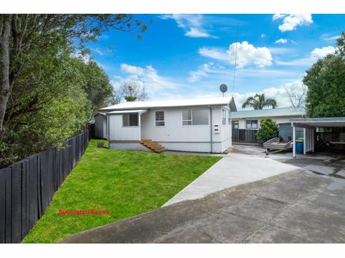 2/144A Mcleod Road, Te Atatu South