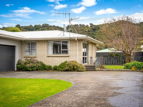 2/17 Wimbledon Grove, Wainuiomata