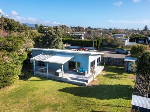 35 Rauparaha Street, Waikanae Beach